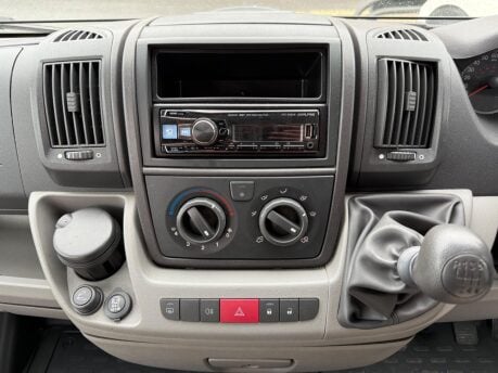 Autocruise Alto Navigate to images Peugeot Boxer 2.2 HDi 335 L3 H2 4dr 21