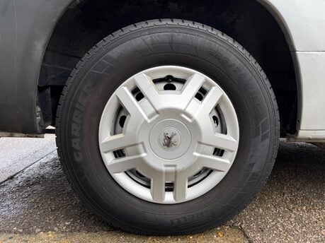 Autocruise Alto Navigate to images Peugeot Boxer 2.2 HDi 335 L3 H2 4dr 18