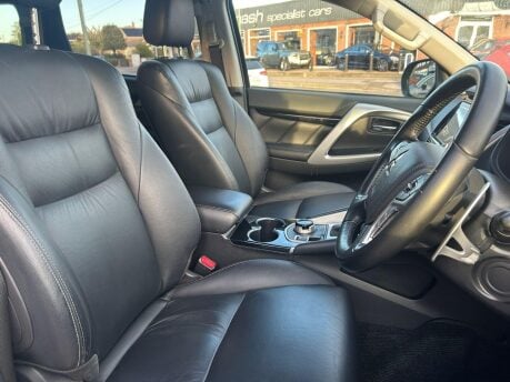 Mitsubishi Shogun Sport DI-D 4 10