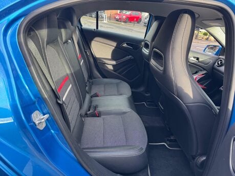 Mercedes-Benz A Class A180 BLUEEFFICIENCY SE 19