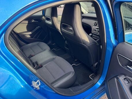 Mercedes-Benz A Class A180 BLUEEFFICIENCY SE 18