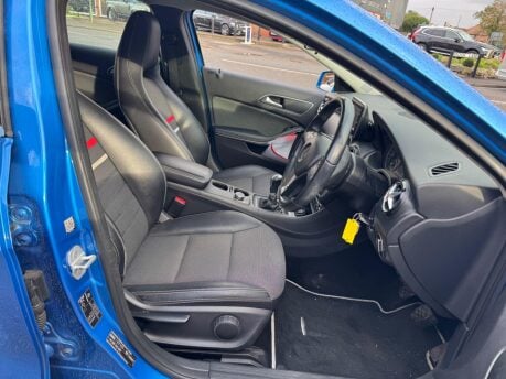 Mercedes-Benz A Class A180 BLUEEFFICIENCY SE 21