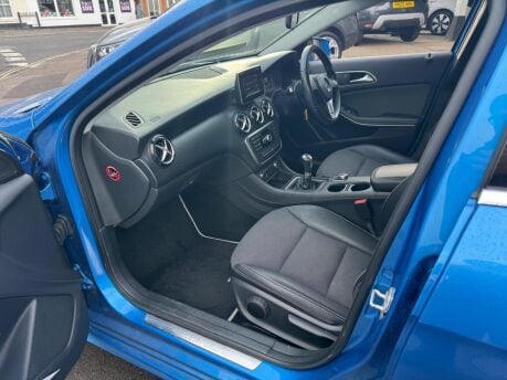 Mercedes-Benz A Class A180 BLUEEFFICIENCY SE 13