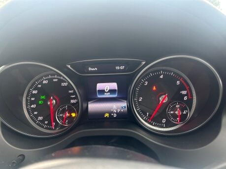 Mercedes-Benz GLA GLA 220 D 4MATIC AMG LINE PREMIUM 28