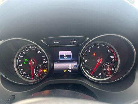 Mercedes-Benz GLA GLA 220 D 4MATIC AMG LINE PREMIUM 28