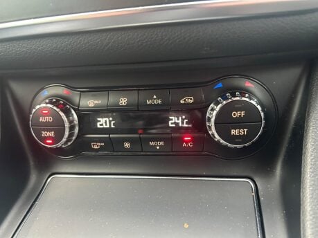 Mercedes-Benz GLA GLA 220 D 4MATIC AMG LINE PREMIUM 29