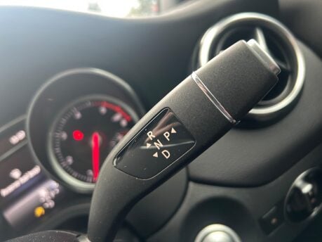 Mercedes-Benz GLA GLA 220 D 4MATIC AMG LINE PREMIUM 25