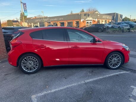 Ford Focus 1.0T EcoBoost MHEV Titanium X Edition Euro 6 (s/s) 5dr 9