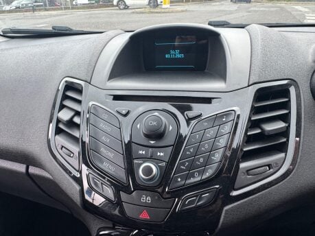 Ford Fiesta 1.0T EcoBoost Zetec S Euro 5 (s/s) 3dr 18
