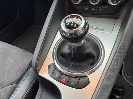 Audi TT 2.0 TDI S line quattro Euro 5 3dr 26