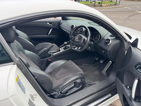 Audi TT 2.0 TDI S line quattro Euro 5 3dr 16