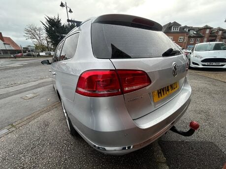 Volkswagen Passat 2.0 TDI BlueMotion Tech Highline DSG Euro 5 (s/s) 5dr 4