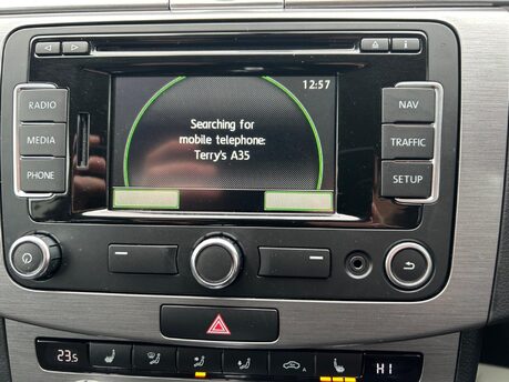 Volkswagen Passat 2.0 TDI BlueMotion Tech Highline DSG Euro 5 (s/s) 5dr 20