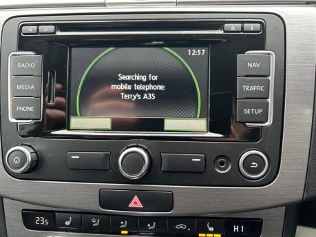 Volkswagen Passat 2.0 TDI BlueMotion Tech Highline DSG Euro 5 (s/s) 5dr 20