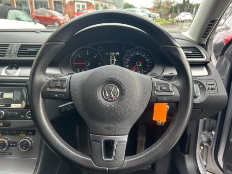 Volkswagen Passat 2.0 TDI BlueMotion Tech Highline DSG Euro 5 (s/s) 5dr 16