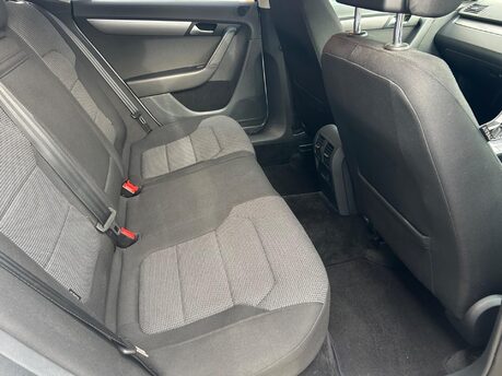 Volkswagen Passat 2.0 TDI BlueMotion Tech Highline DSG Euro 5 (s/s) 5dr 12