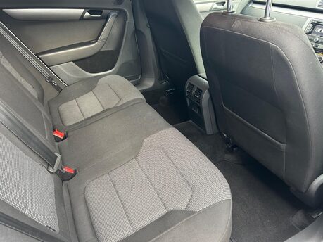 Volkswagen Passat 2.0 TDI BlueMotion Tech Highline DSG Euro 5 (s/s) 5dr 13