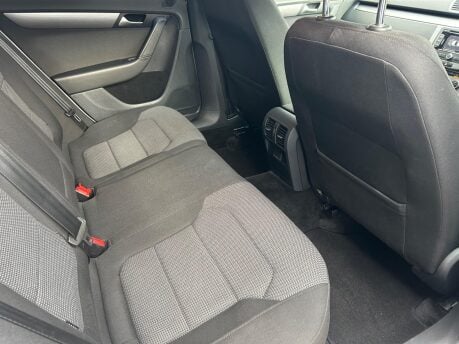 Volkswagen Passat 2.0 TDI BlueMotion Tech Highline DSG Euro 5 (s/s) 5dr 13