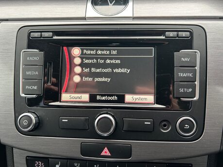 Volkswagen Passat 2.0 TDI BlueMotion Tech Highline DSG Euro 5 (s/s) 5dr 19