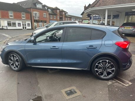 Ford Focus 1.0T EcoBoost 125 Active X Euro 6 (s/s) 5dr 5