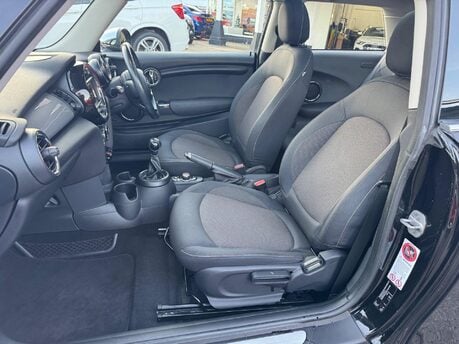 Mini Hatch COOPER 16