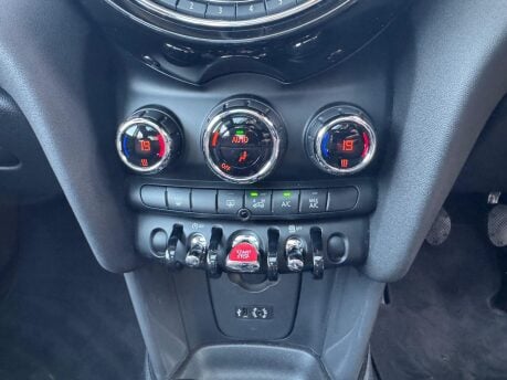 Mini Hatch COOPER 22