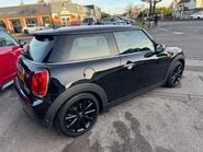 Mini Hatch COOPER 9