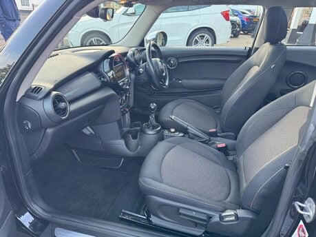 Mini Hatch COOPER 15