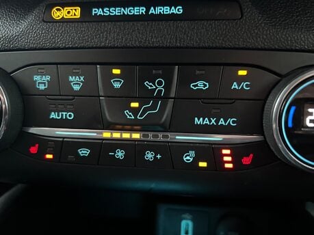 Ford Focus TITANIUM X 28