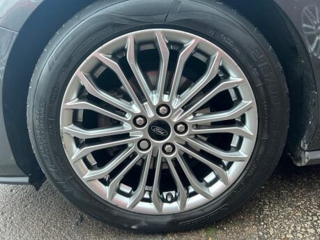 Ford Focus TITANIUM X 12