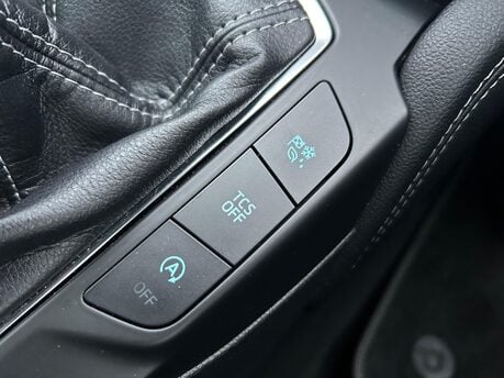 Ford Focus TITANIUM X 31