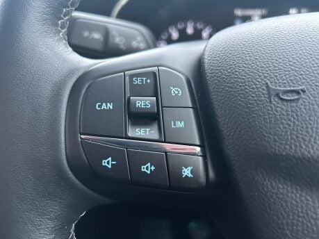 Ford Focus TITANIUM X 23