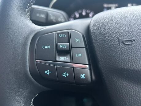 Ford Focus TITANIUM X 23