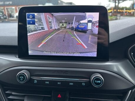 Ford Focus TITANIUM X 29