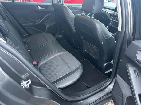 Ford Focus TITANIUM X 15