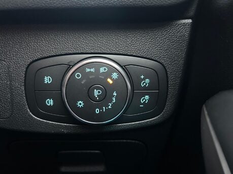 Ford Focus TITANIUM X 38