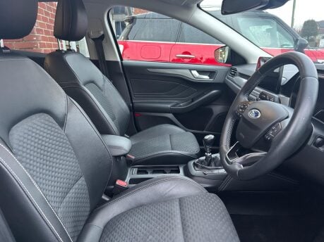Ford Focus TITANIUM X 19
