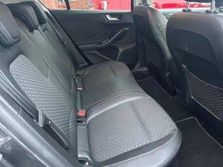 Ford Focus TITANIUM X 17