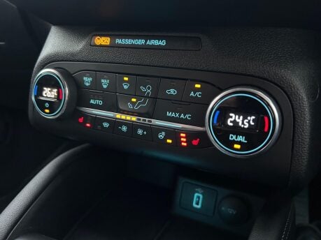 Ford Focus TITANIUM X 27