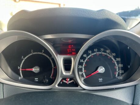 Ford Fiesta TITANIUM 33