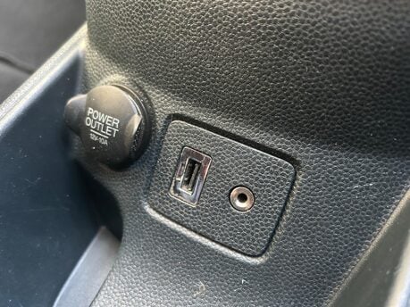 Ford Fiesta TITANIUM 32