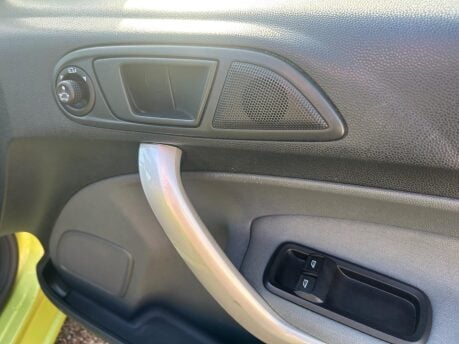 Ford Fiesta TITANIUM 20