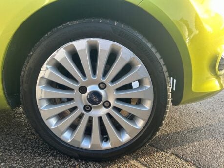 Ford Fiesta TITANIUM 10