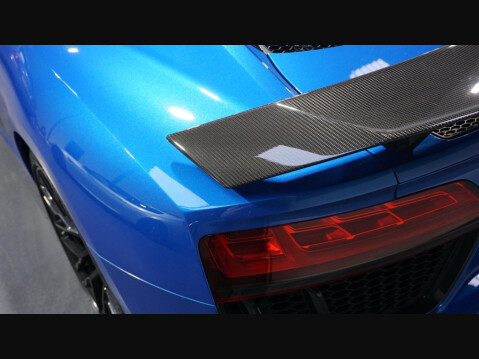 Audi R8 5.2 FSI V10 Plus S Tronic quattro Euro 6 (s/s) 2dr 17