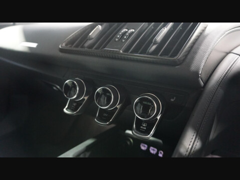 Audi R8 5.2 FSI V10 Plus S Tronic quattro Euro 6 (s/s) 2dr 29