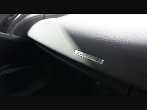 Audi R8 5.2 FSI V10 Plus S Tronic quattro Euro 6 (s/s) 2dr 32