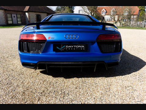 Audi R8 5.2 FSI V10 Plus S Tronic quattro Euro 6 (s/s) 2dr 18