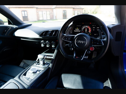 Audi R8 5.2 FSI V10 Plus S Tronic quattro Euro 6 (s/s) 2dr 33