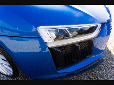 Audi R8 5.2 FSI V10 Plus S Tronic quattro Euro 6 (s/s) 2dr 9