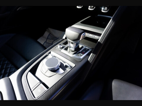 Audi R8 5.2 FSI V10 Plus S Tronic quattro Euro 6 (s/s) 2dr 38
